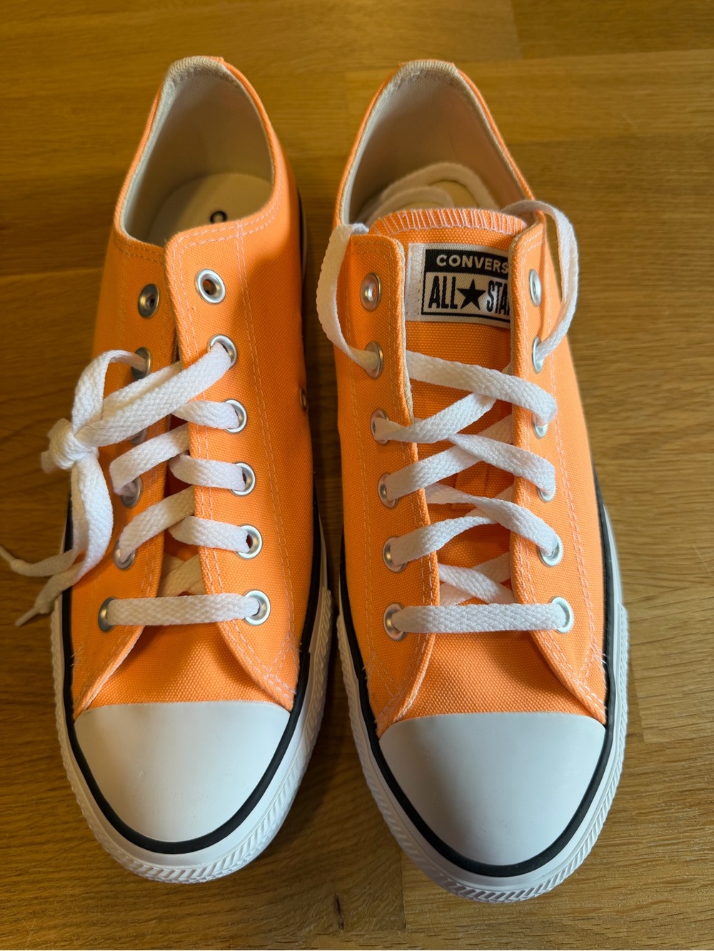 NIB Converse Low Top in Peach W9.5 - Picture 3 of 4